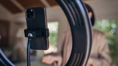 Smartphone and ring light for live streaming